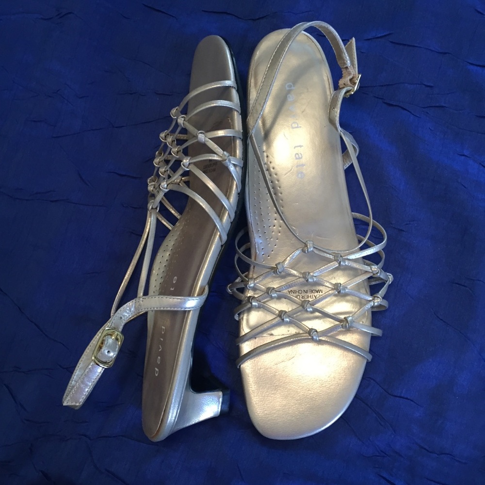 Reduced !   Tribeca, Kenneth Cole metallic pewter Heels